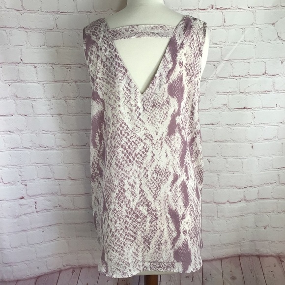 Maurice’s Purple Snakeskin V-Neck Sleeveless Top - Size Medium - Picture 3 of 6